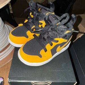 Jordan 1 Kids Black and Yellow Sneakers - Size 5C